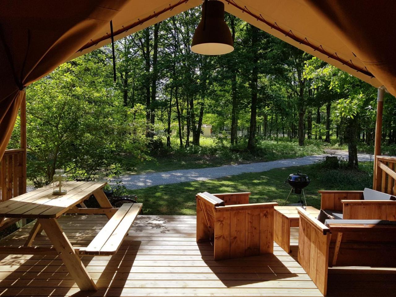 Camping Bois De St Hilaire Chalandray Zewnętrze zdjęcie