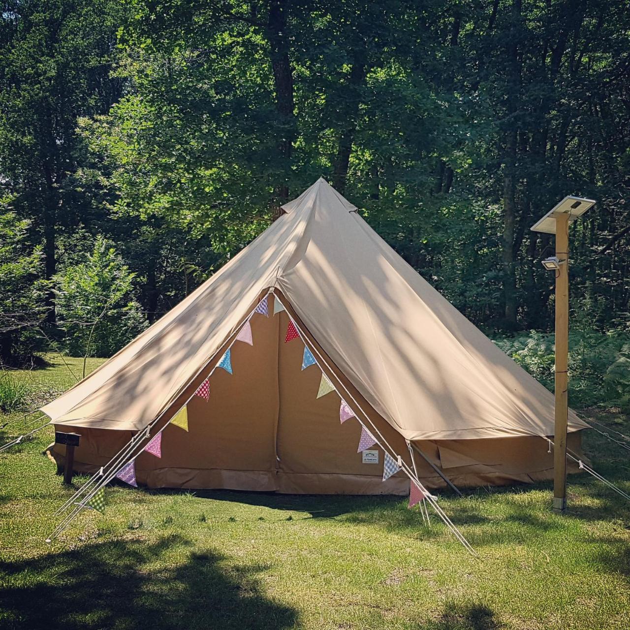 Camping Bois De St Hilaire Chalandray Zewnętrze zdjęcie
