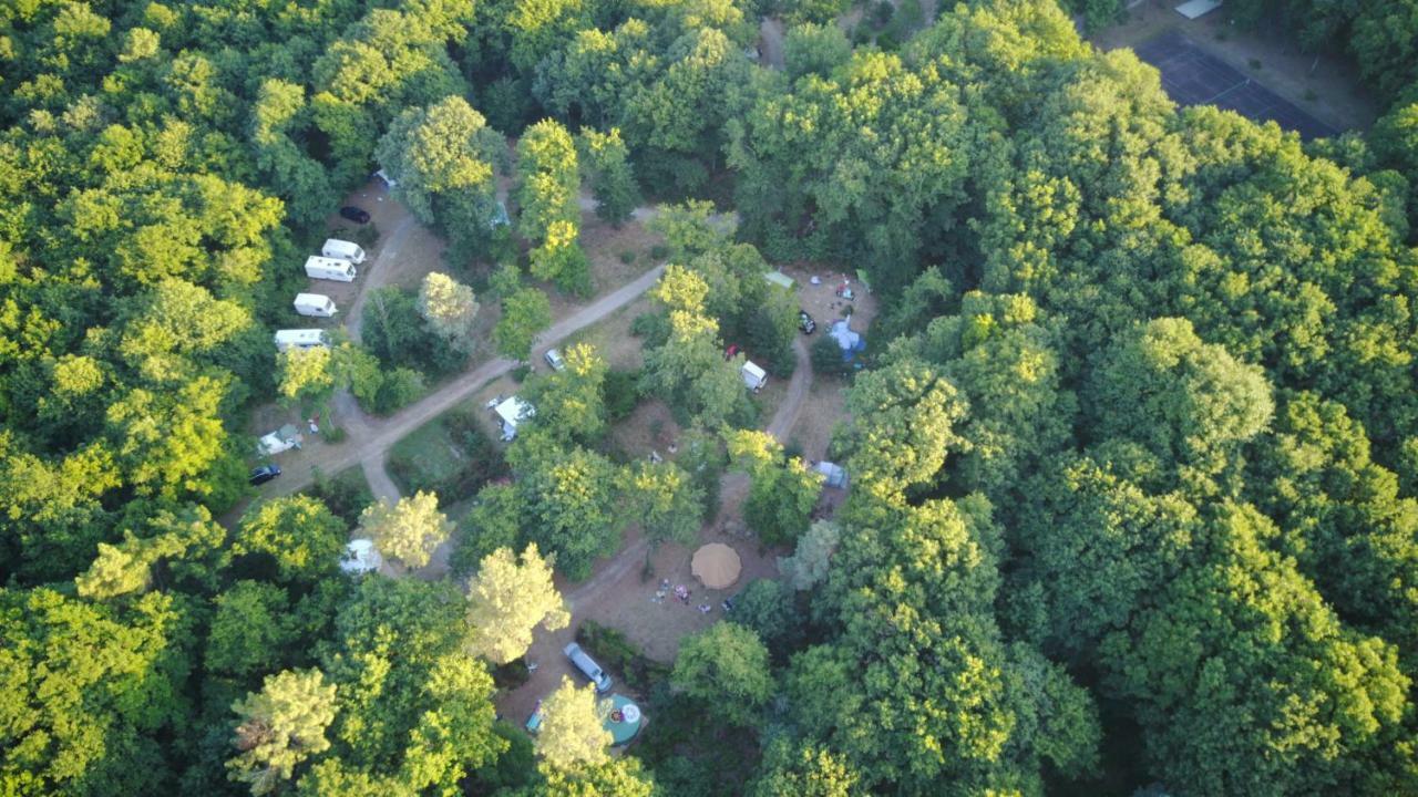 Camping Bois De St Hilaire Chalandray Zewnętrze zdjęcie